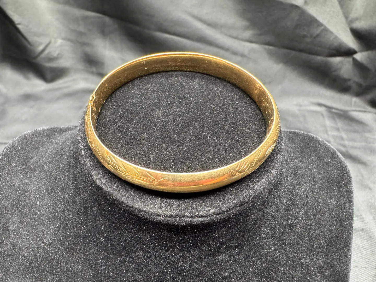 Estate 14K Yellow Gold Bangle Bracelet | Hand-Engraved Design | 10.52g