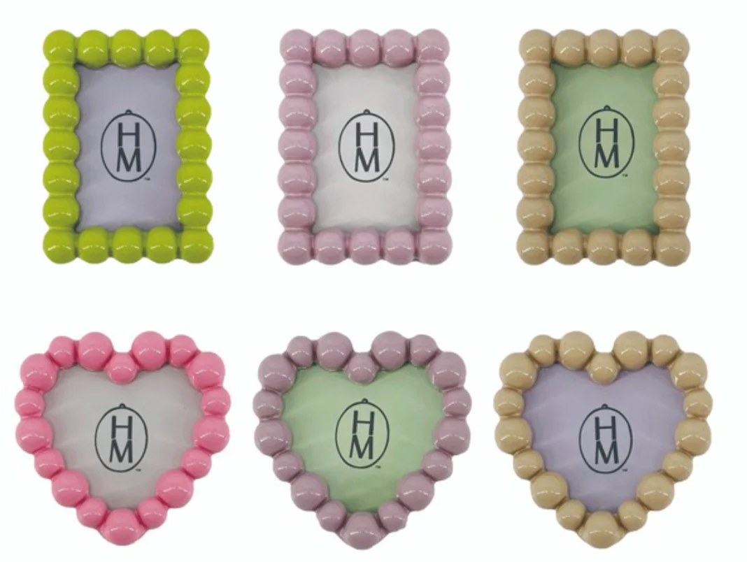 3-1/4"W x 3-1/2"H Resin Heart Photo Frame Magnet
