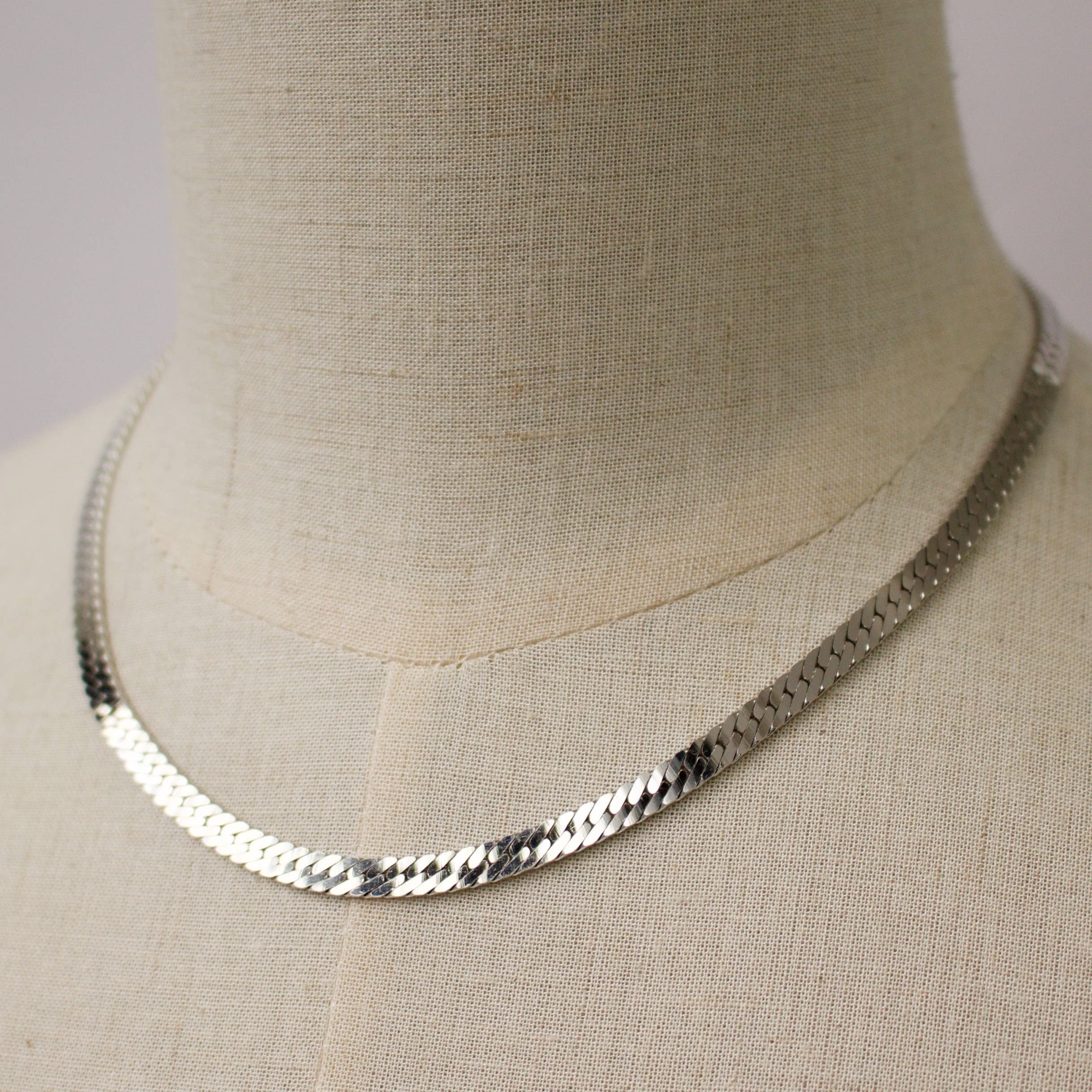 a.v. max - Studio 54 Chain Necklace: Gold - Image 2