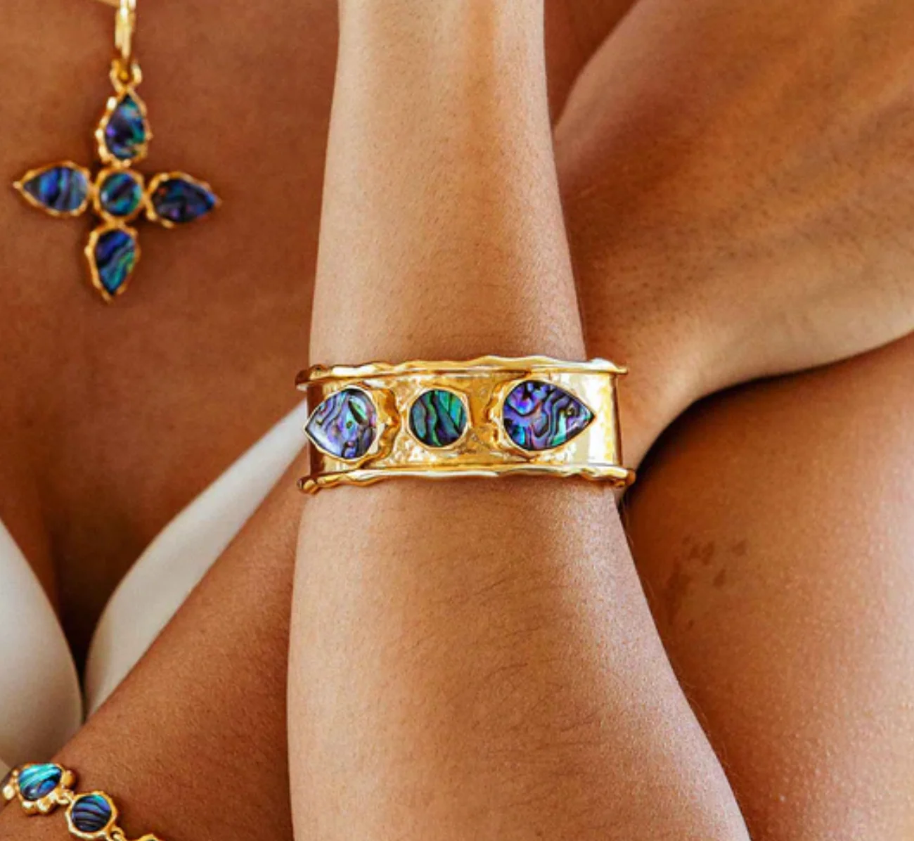 Aurora Cuff- Abalone - Image 4