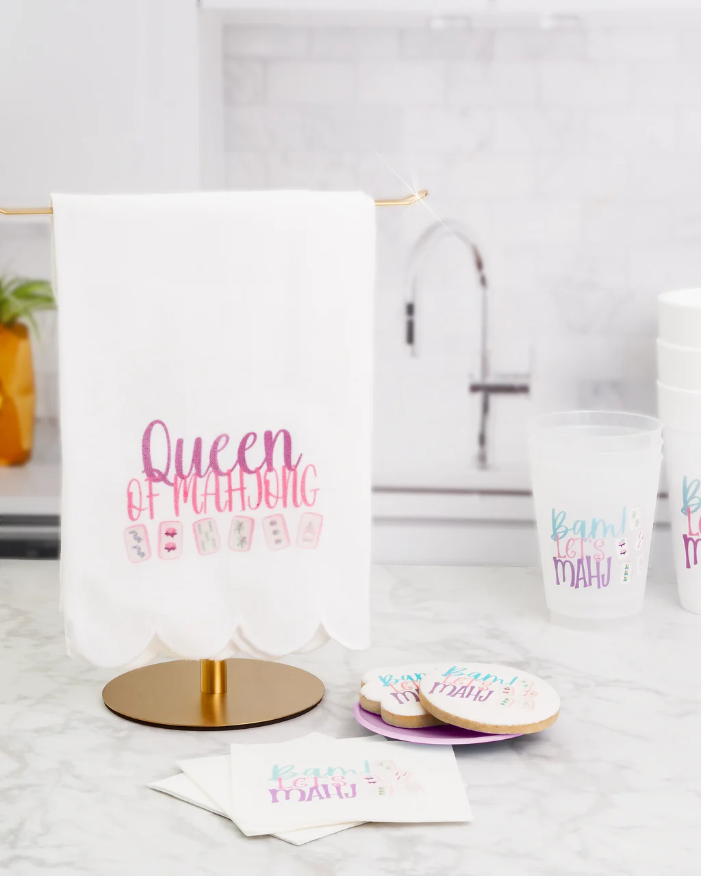 Busy Bee Gift - Queen of Mahjong Tea Towel