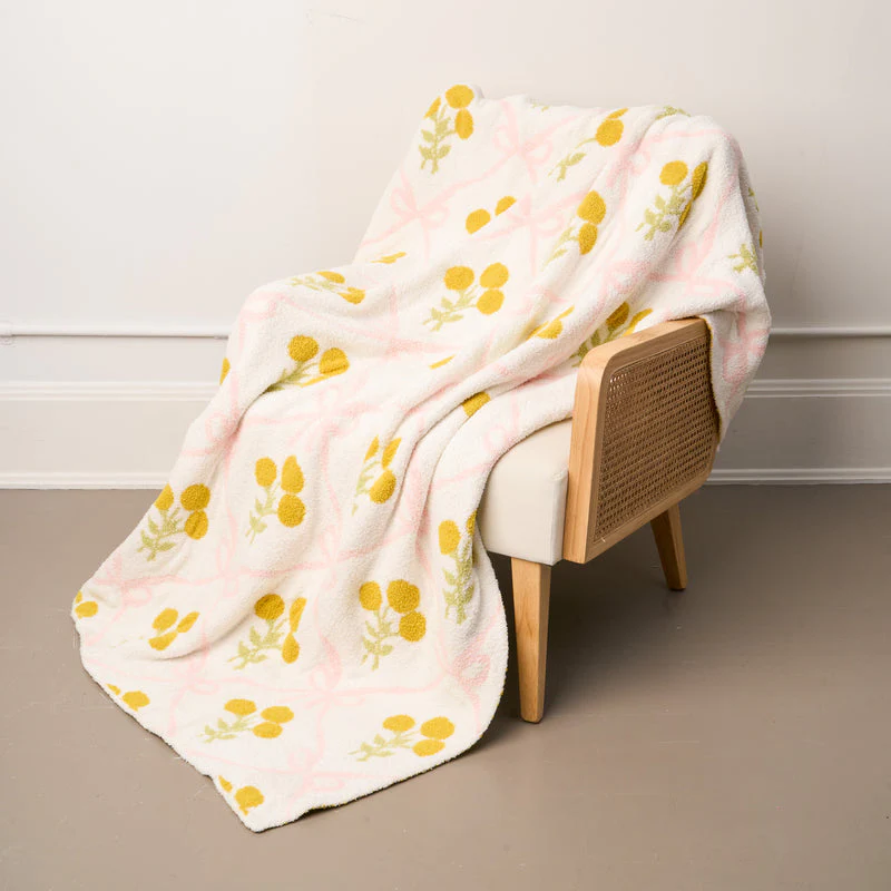 Cozy Dreams Luxe Blanket-Scalloped Floral Pink
