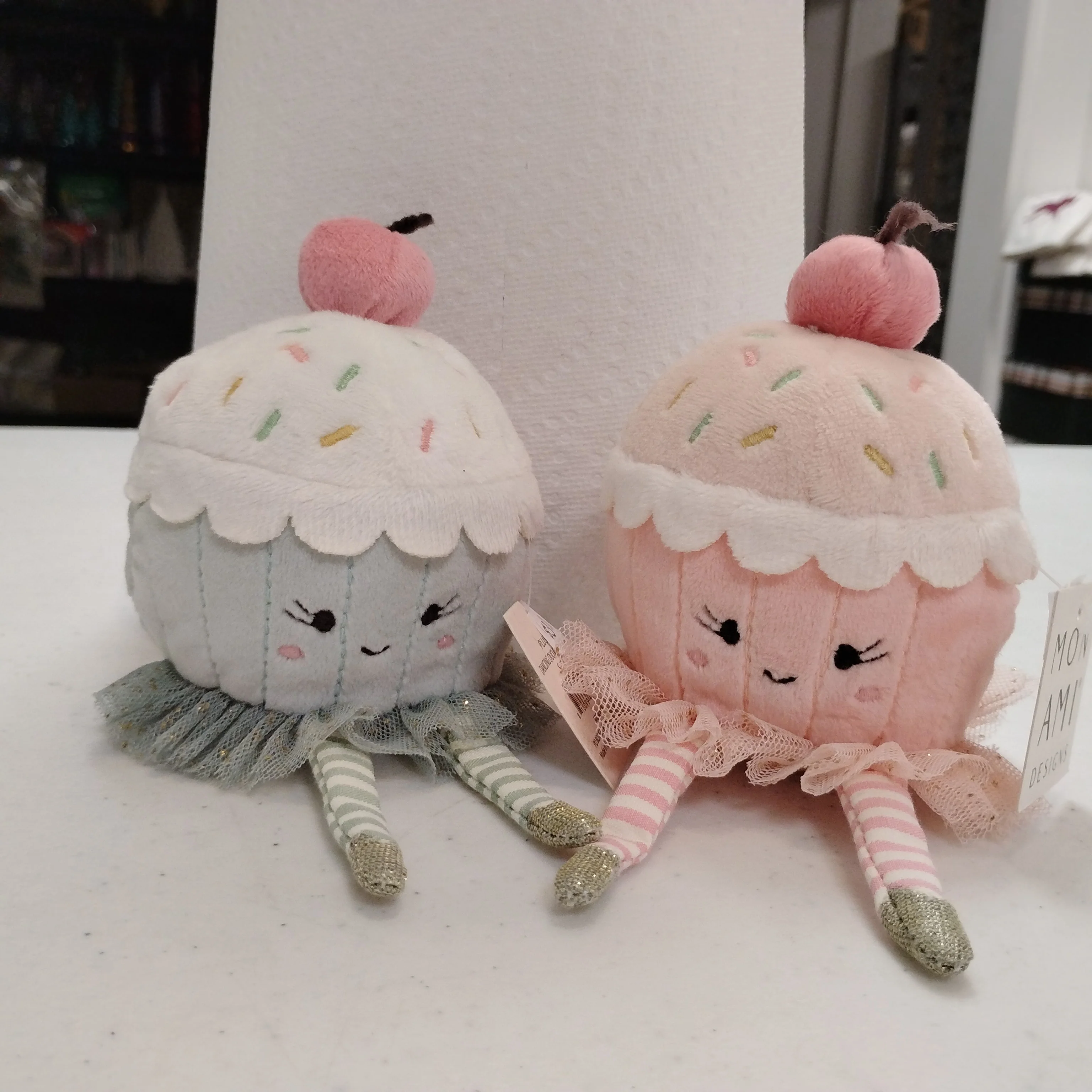 DANCIING CUPCAKE / PINK OR BLUE