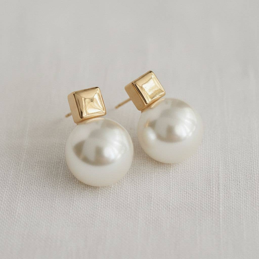 Ellemadera - Chic High-Gloss Pearl Stud Earrings - Image 2