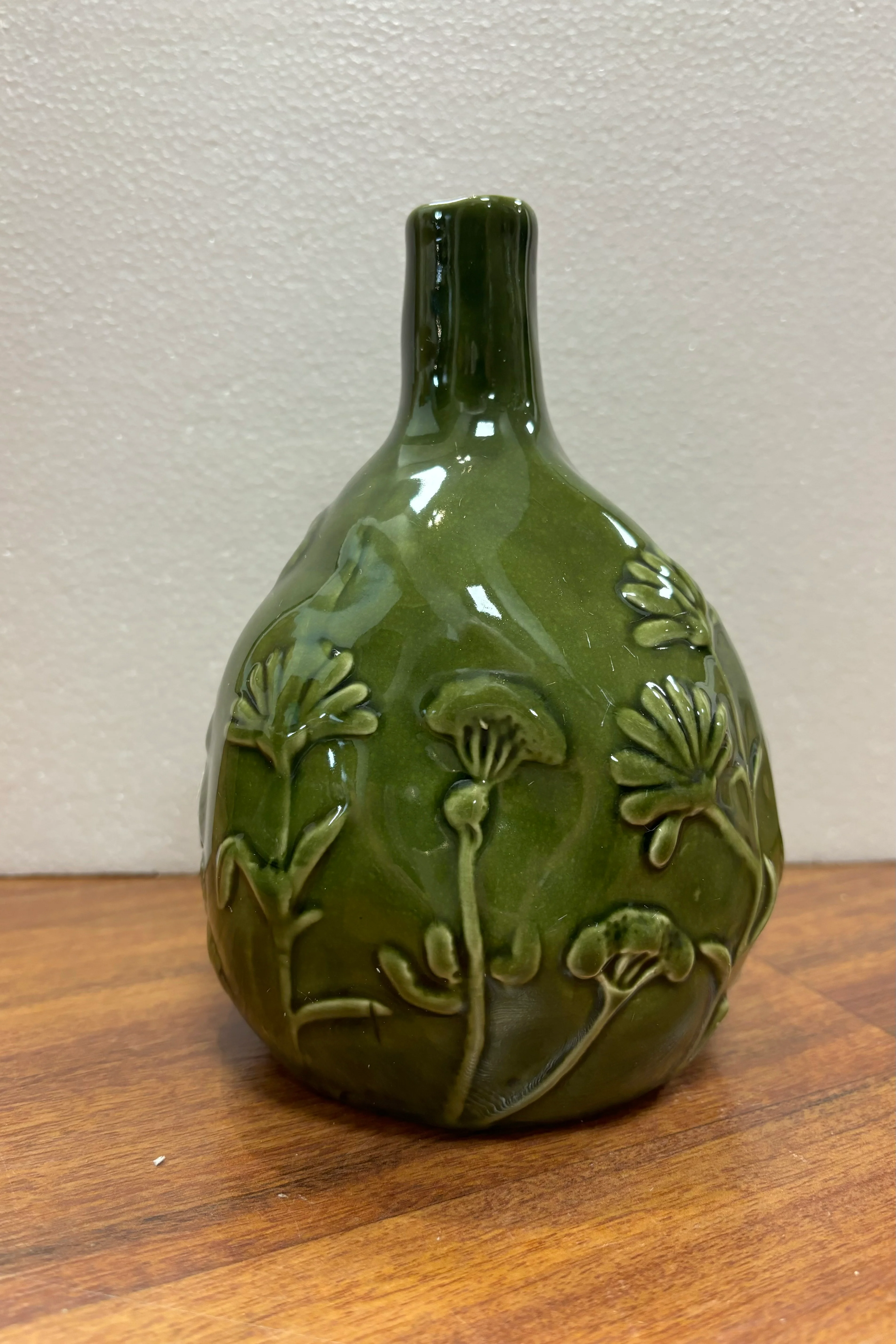 Floral Scape Relief Pattern Vase - Image 4