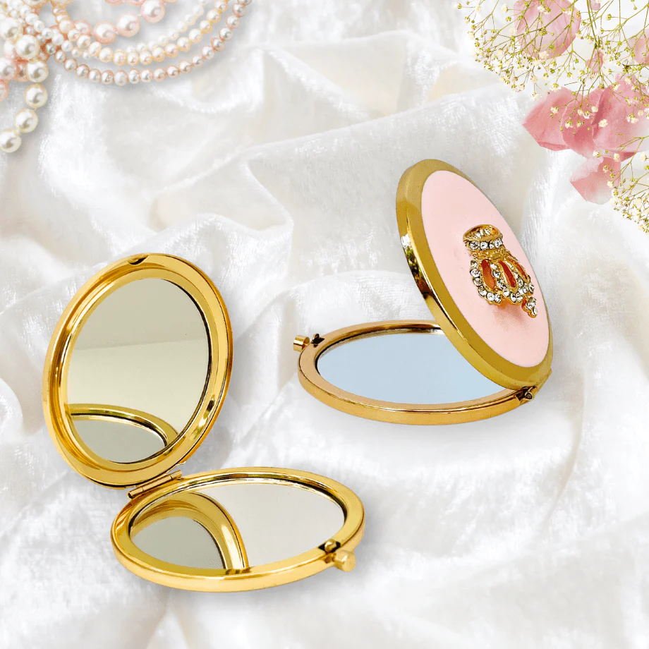 Girl Power 24/7 - Queen’s Heart Compact Mirror – Blush Pink & Gold - Image 4