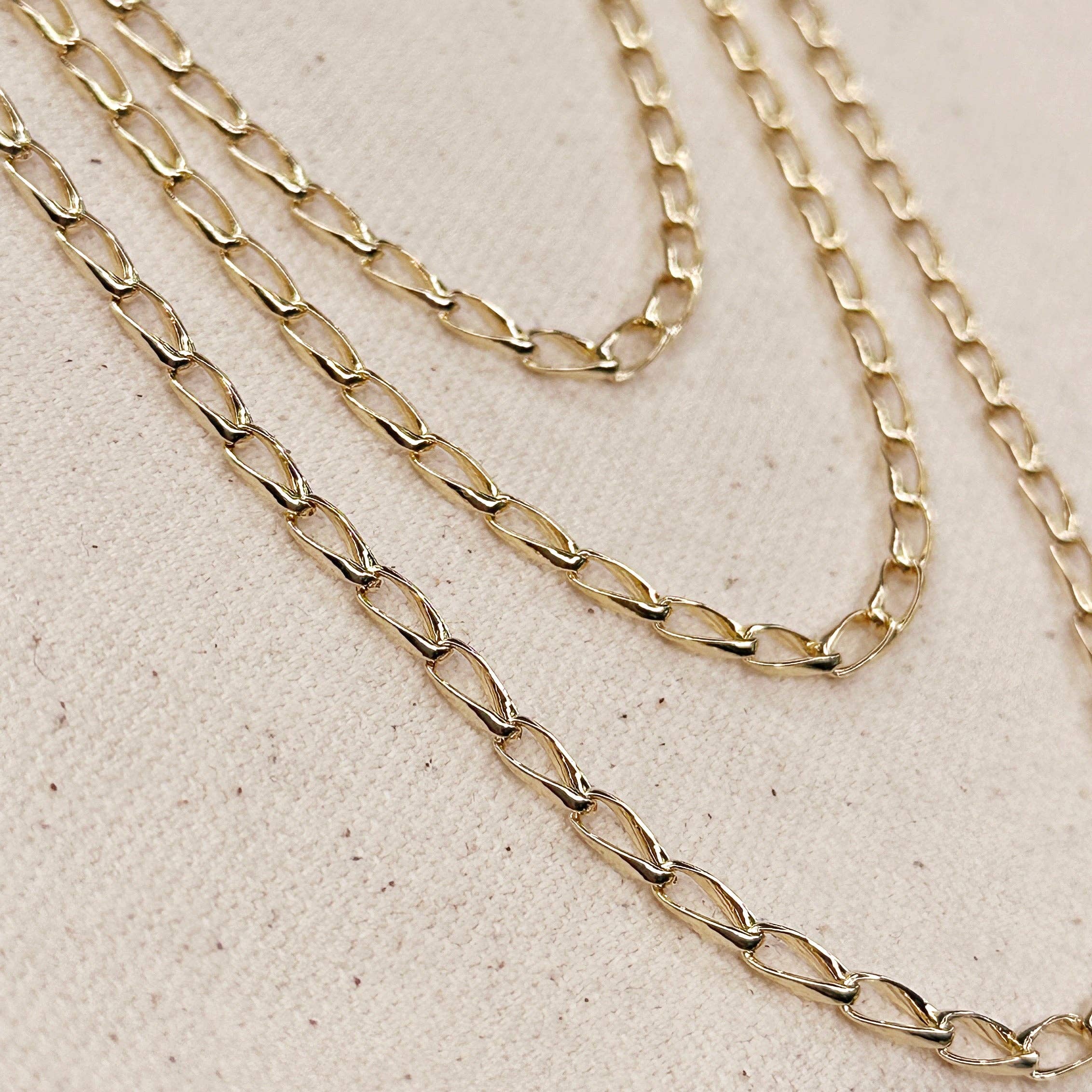 GoldFi - 18k Gold Filled Slight Twist Link Chain: 18 inches - Image 3