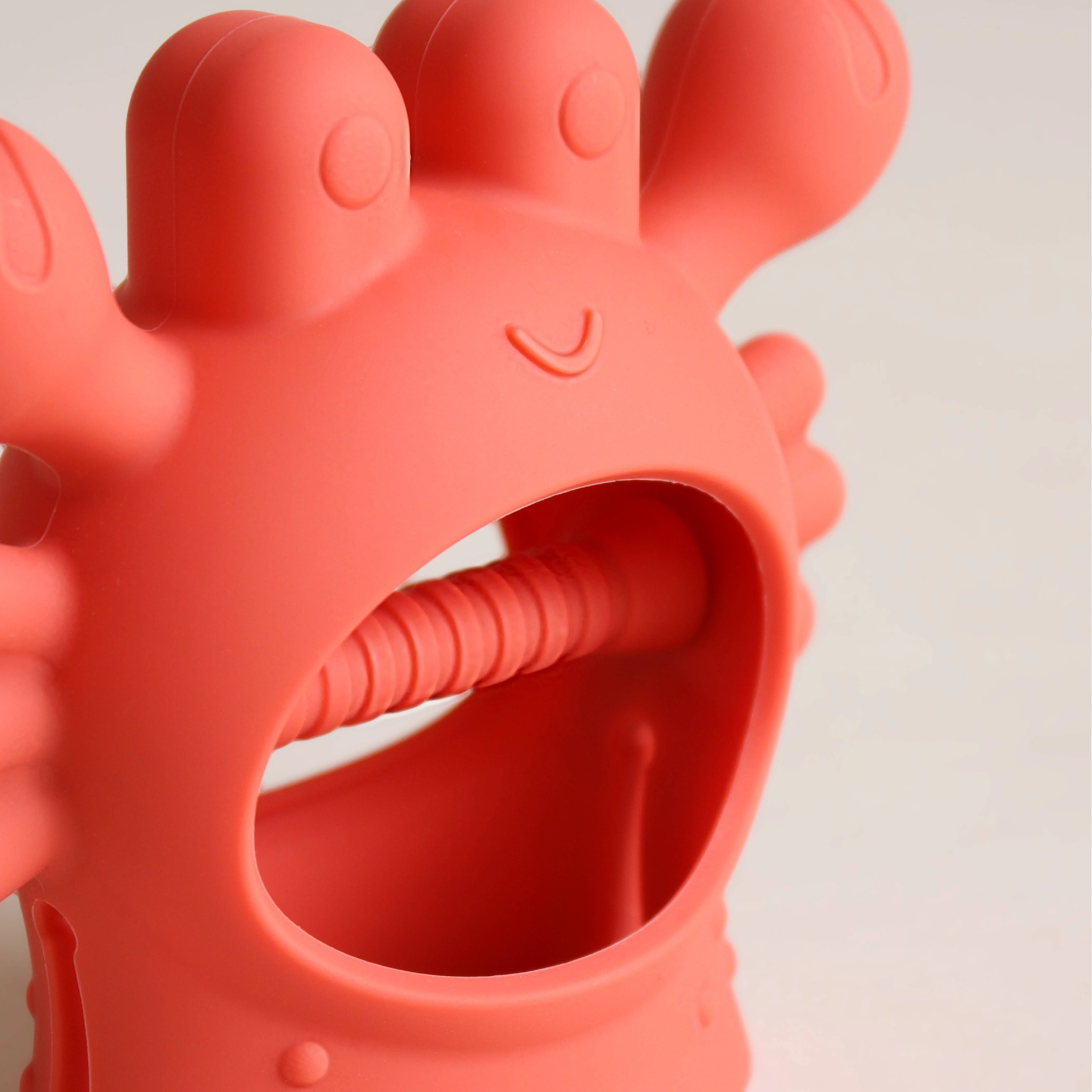 Itzy Ritzy - *NEW* Crab Bitzy Grip™ - Image 9