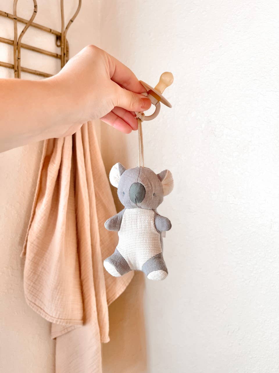 Itzy Ritzy - *NEW OPTIONS* Bitzy Pal Natural Rubber Pacifier & Plush: Goose - Image 9