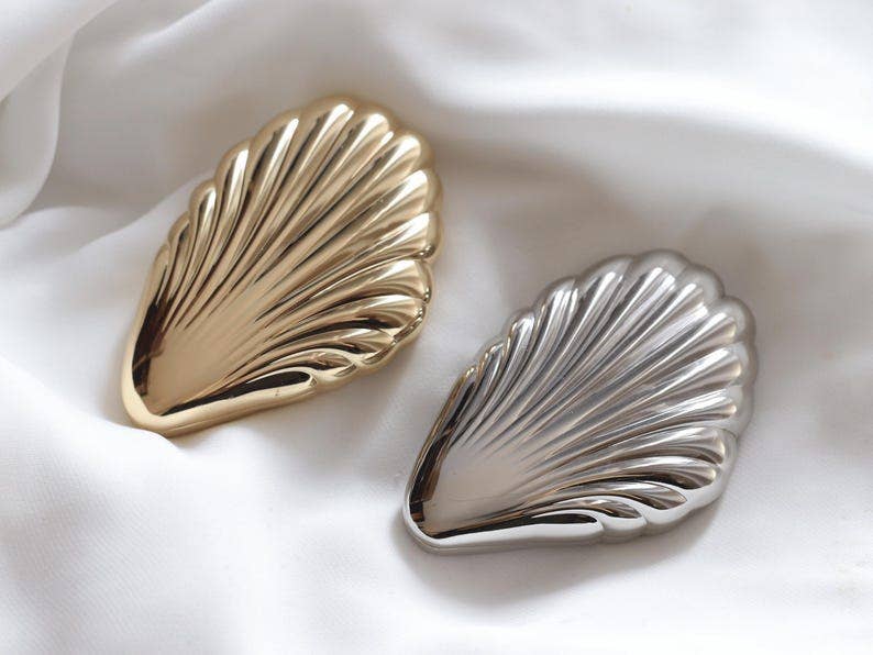 Michelle Clemen - Seashell Compact Mirror | Art Deco Inspired Pocket Mirror: Gold - Image 4