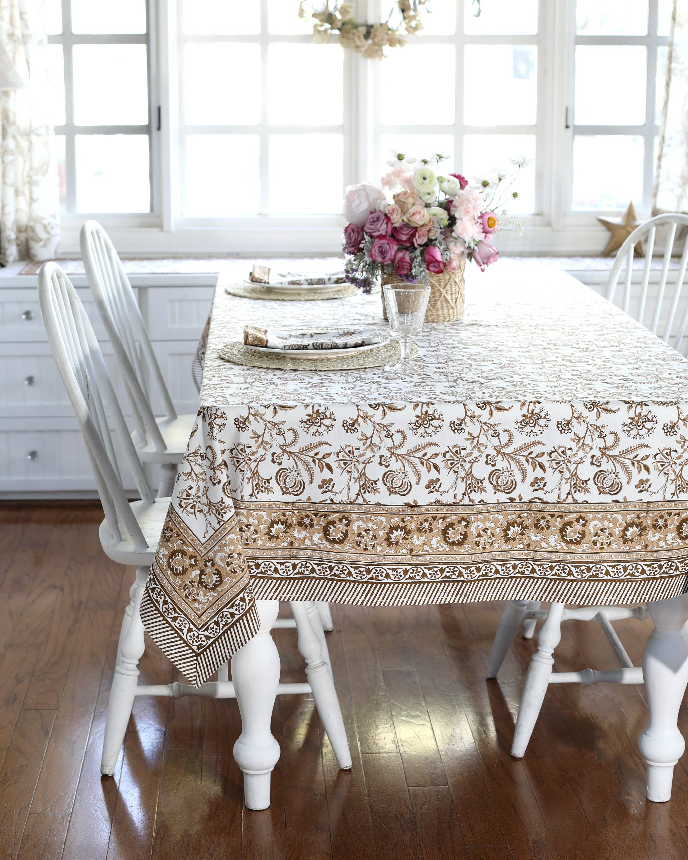 PACIFIC & ROSE TEXTILES - Tablecloth Lilibet Mocha: 60x92