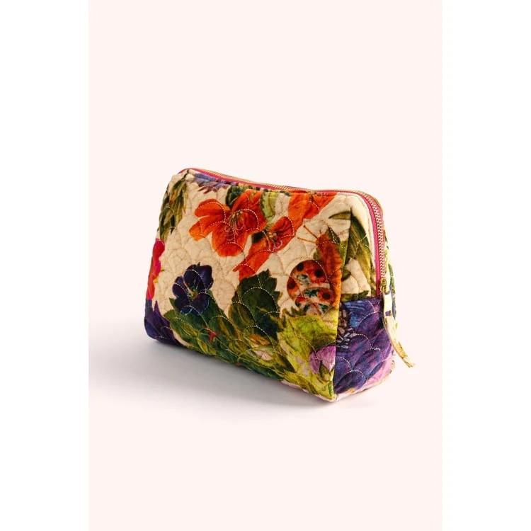 Quilted-Washbag-Cream-Posy