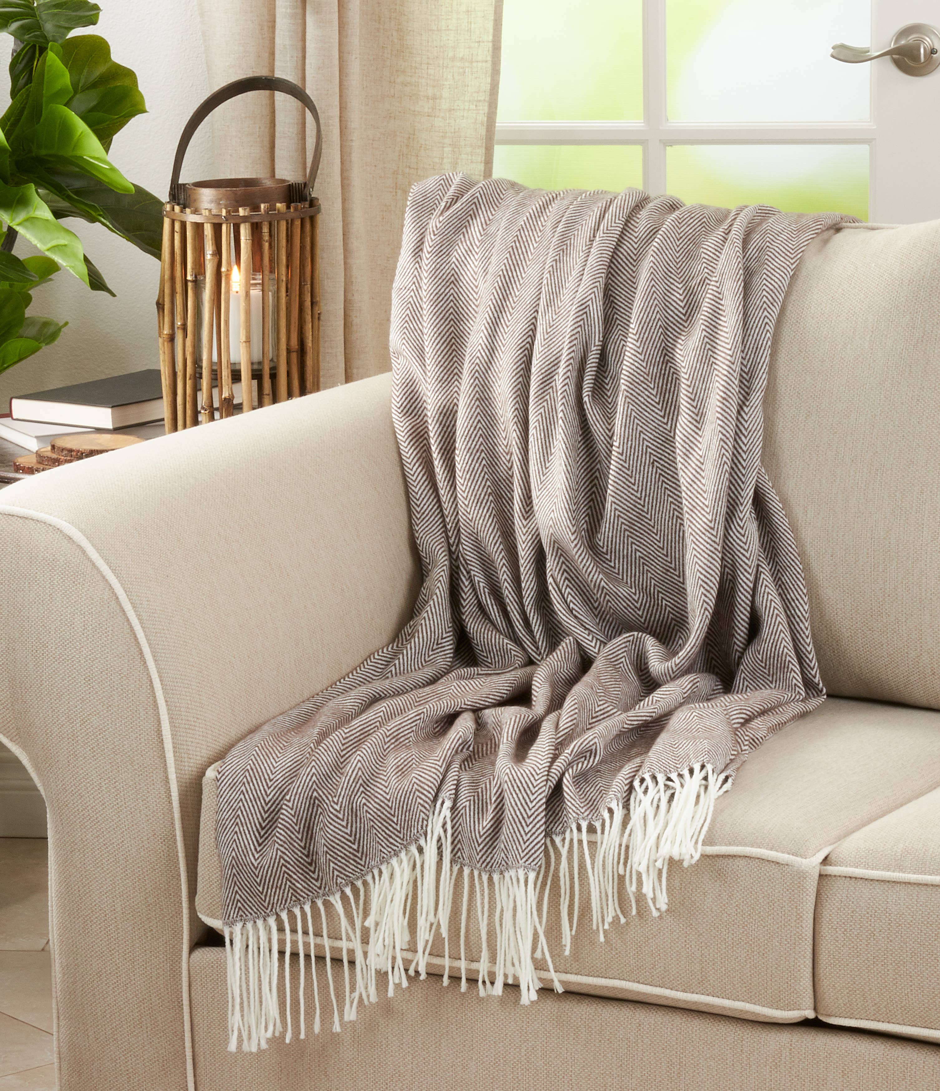 Saro Lifestyle - Herringbone Throw: Pink / 50"x60" - Image 4