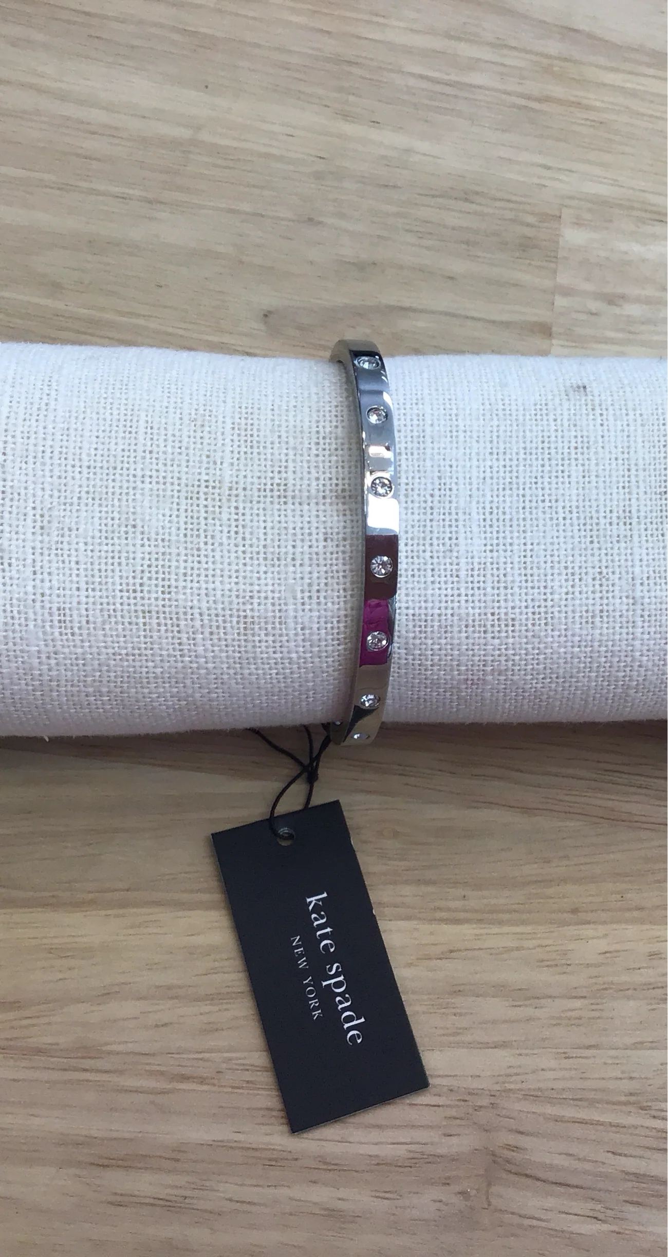 SET IN STONE METAL STONE HINGED BANGLE Silver