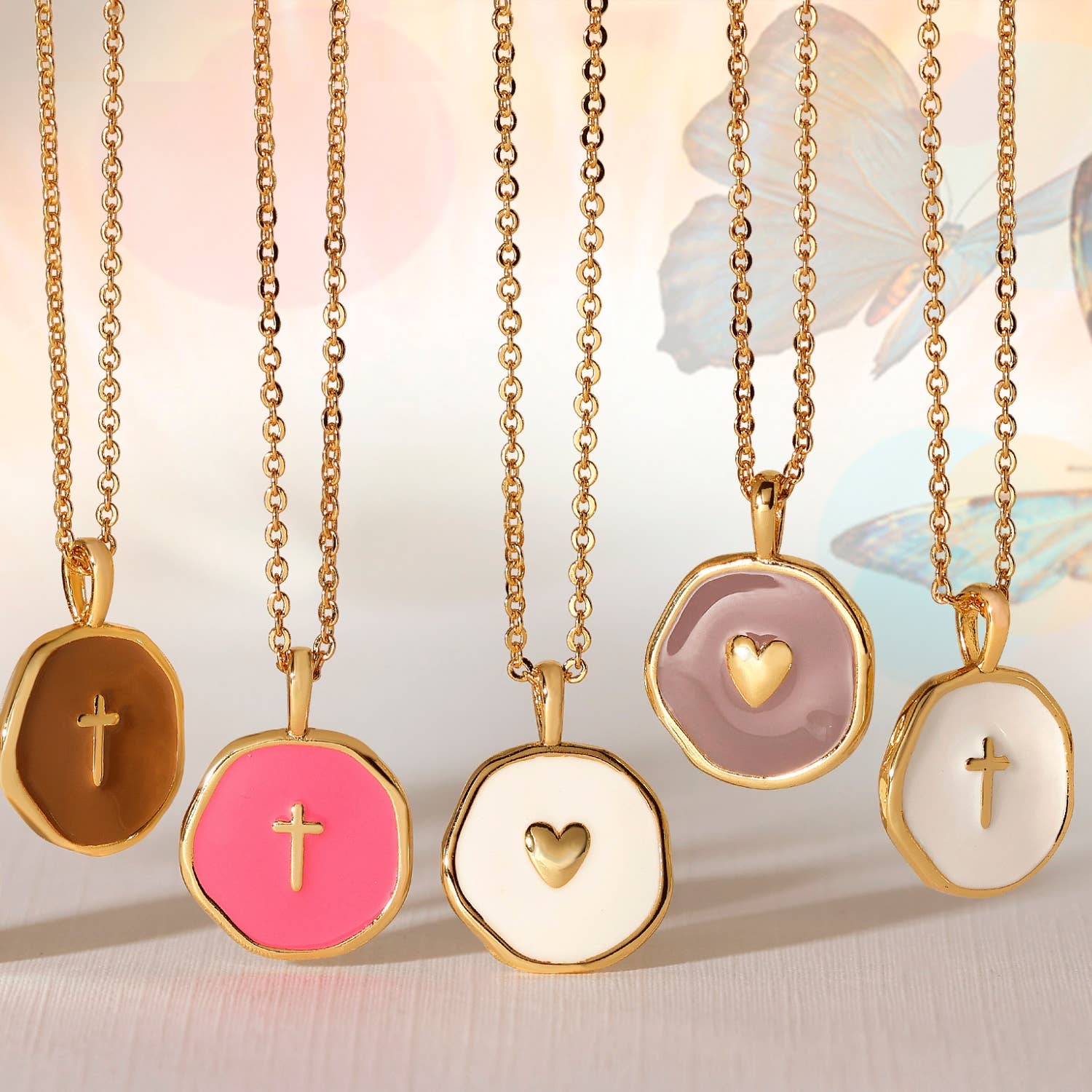 Splendid Iris - Tiny Heart Necklace: White - Image 4