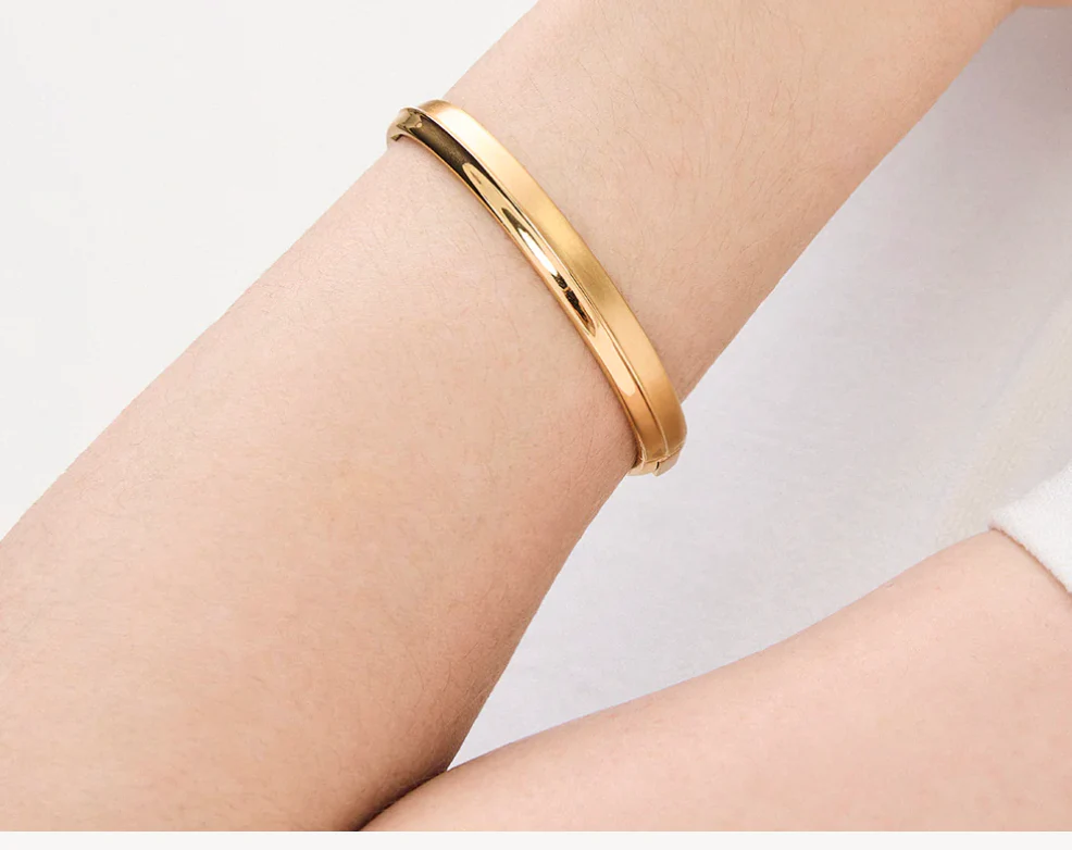 Tao Hinged Bangle - Gold - Image 3