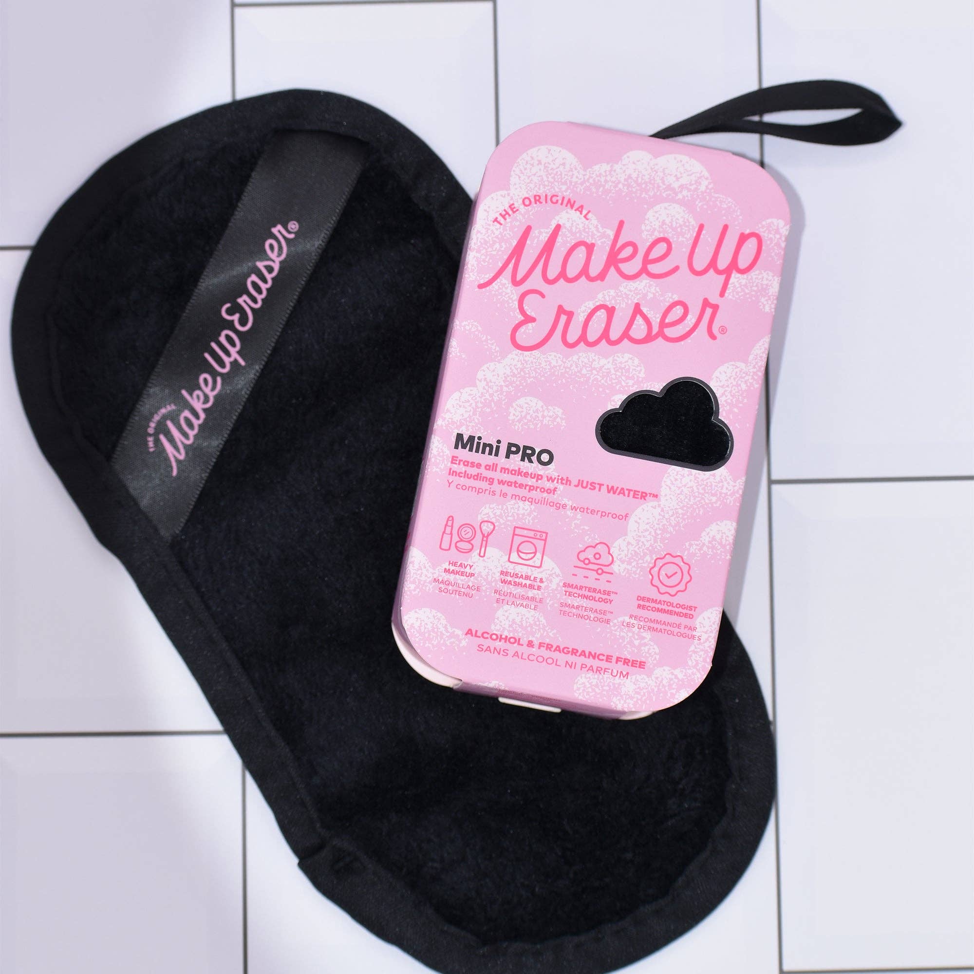 The Original MakeUp Eraser - Mini Chic Black PRO - Image 2