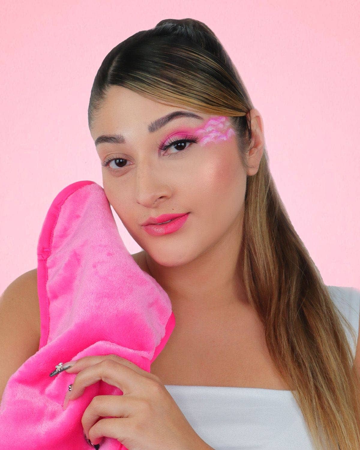 The Original MakeUp Eraser - Original Pink MakeUp Eraser PRO | Best Seller - Image 10
