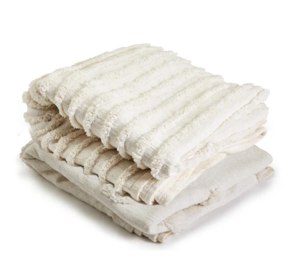 Two's Compnay Tufted Throw